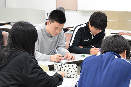 社員の成長を応援する研修制度  山口トヨタ自動車 採用ホームページ 