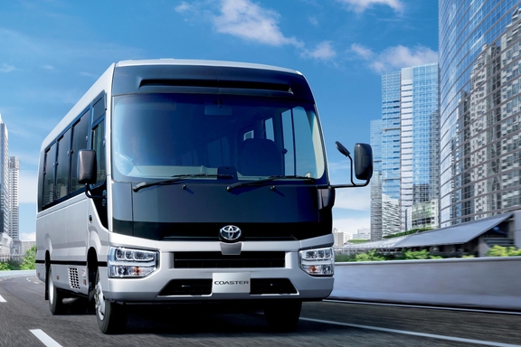 GX（ロングボディ車・24人乗り）
